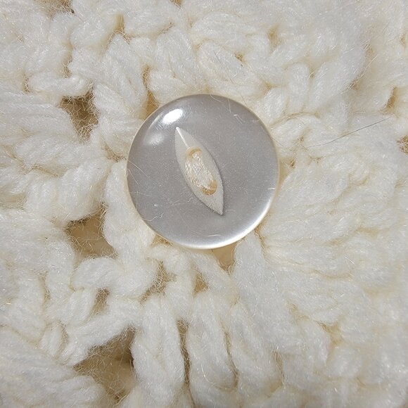 Vtg crocheted poncho shawl button front grandma hippie one size ivory arm holes - Picture 12 of 14